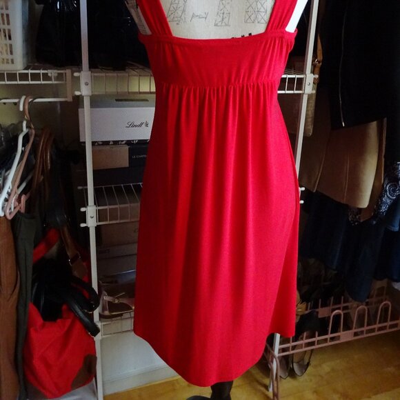 Lady in Red (Cocktail Dress) - Picture 4 of 7
